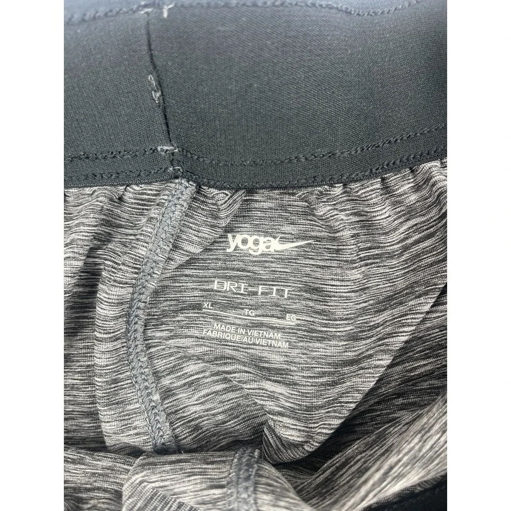 NIKE YOGA MENS SHORTS. VINTAGE GREY XL DB4199-010